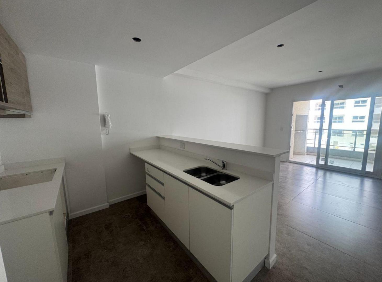 Foto de DEPARTAMENTO EN ALQUILER CANNING CON COCHERA, imagen 2