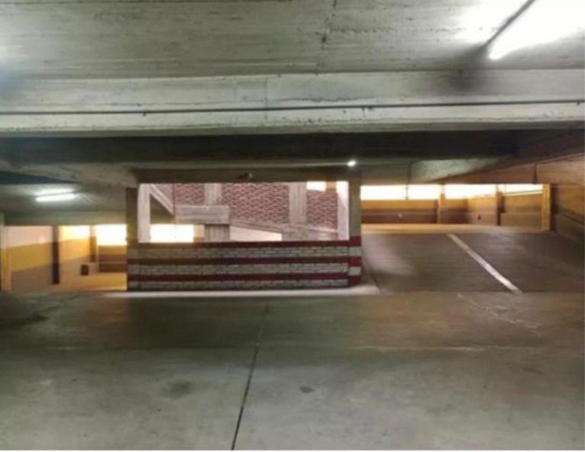 Foto de COCHERA EN VENTA! SEGURIDAD 24/7 SOBRE AVENIDA, imagen 5