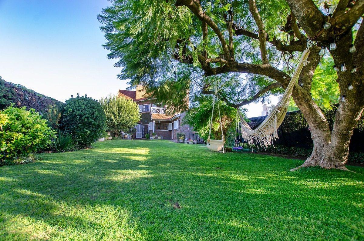Foto de CASA EN VENTA MONTE GRANDE 5 AMBIENTES CON PISCINA, imagen 2