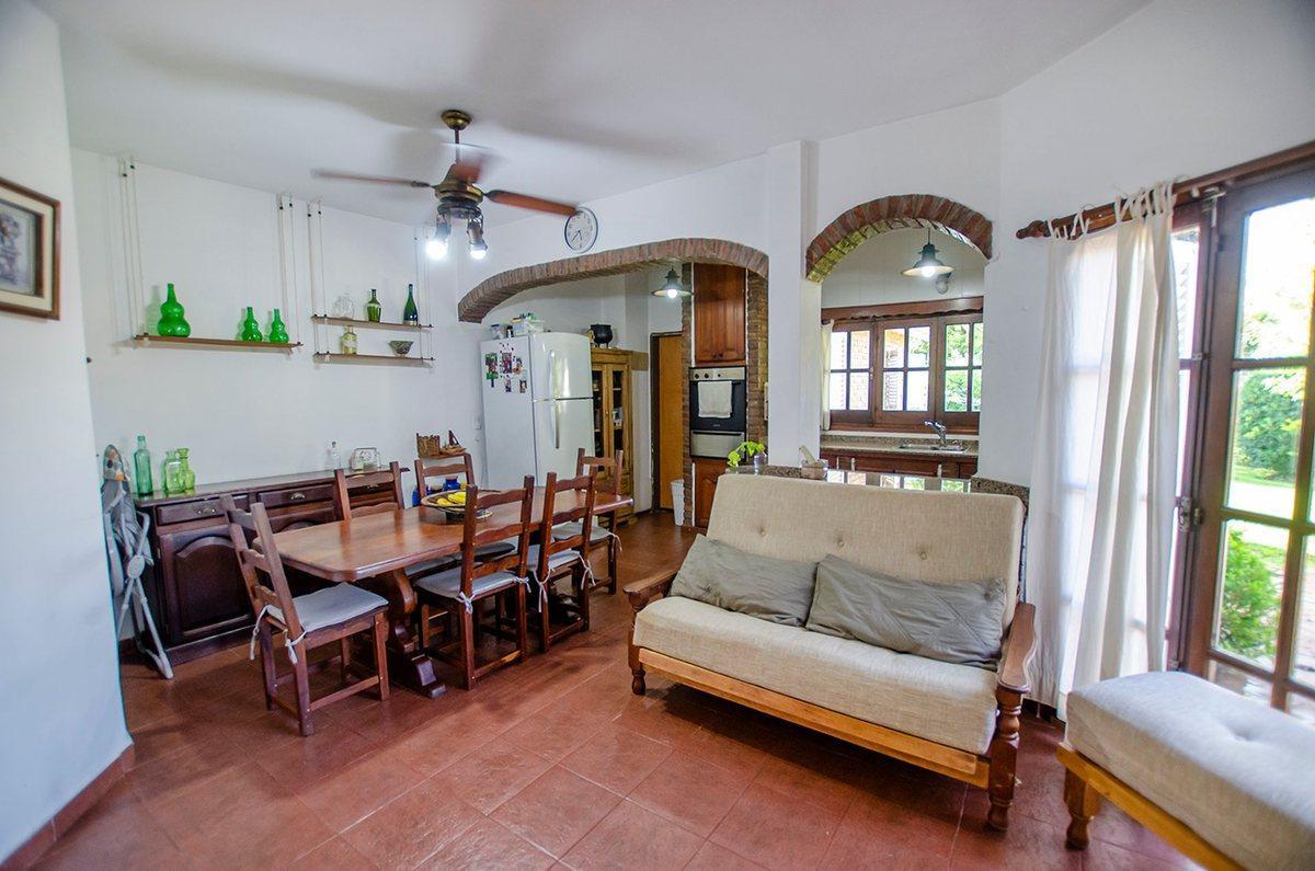 Foto de CASA EN VENTA MONTE GRANDE 5 AMBIENTES CON PISCINA, imagen 1