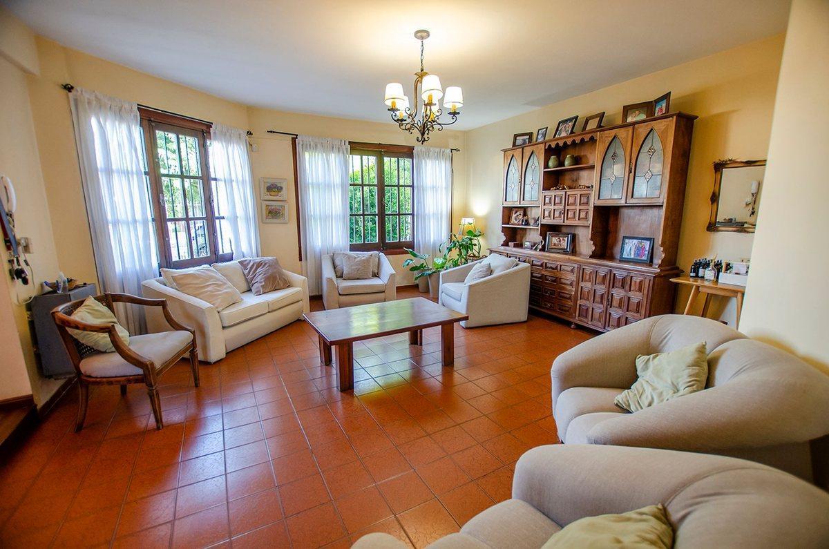 Foto de CASA EN VENTA MONTE GRANDE 5 AMBIENTES CON PISCINA, imagen 5