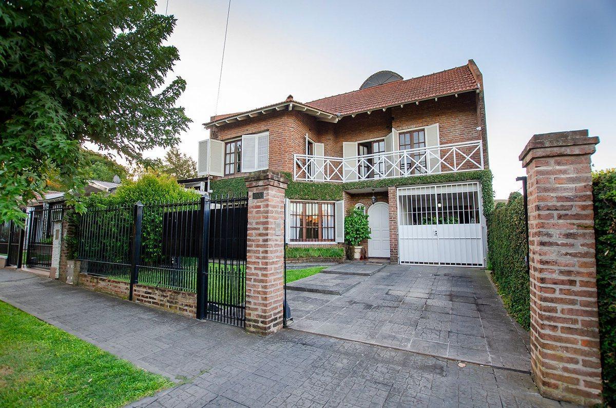 Foto de CASA EN VENTA MONTE GRANDE 5 AMBIENTES CON PISCINA, imagen 4
