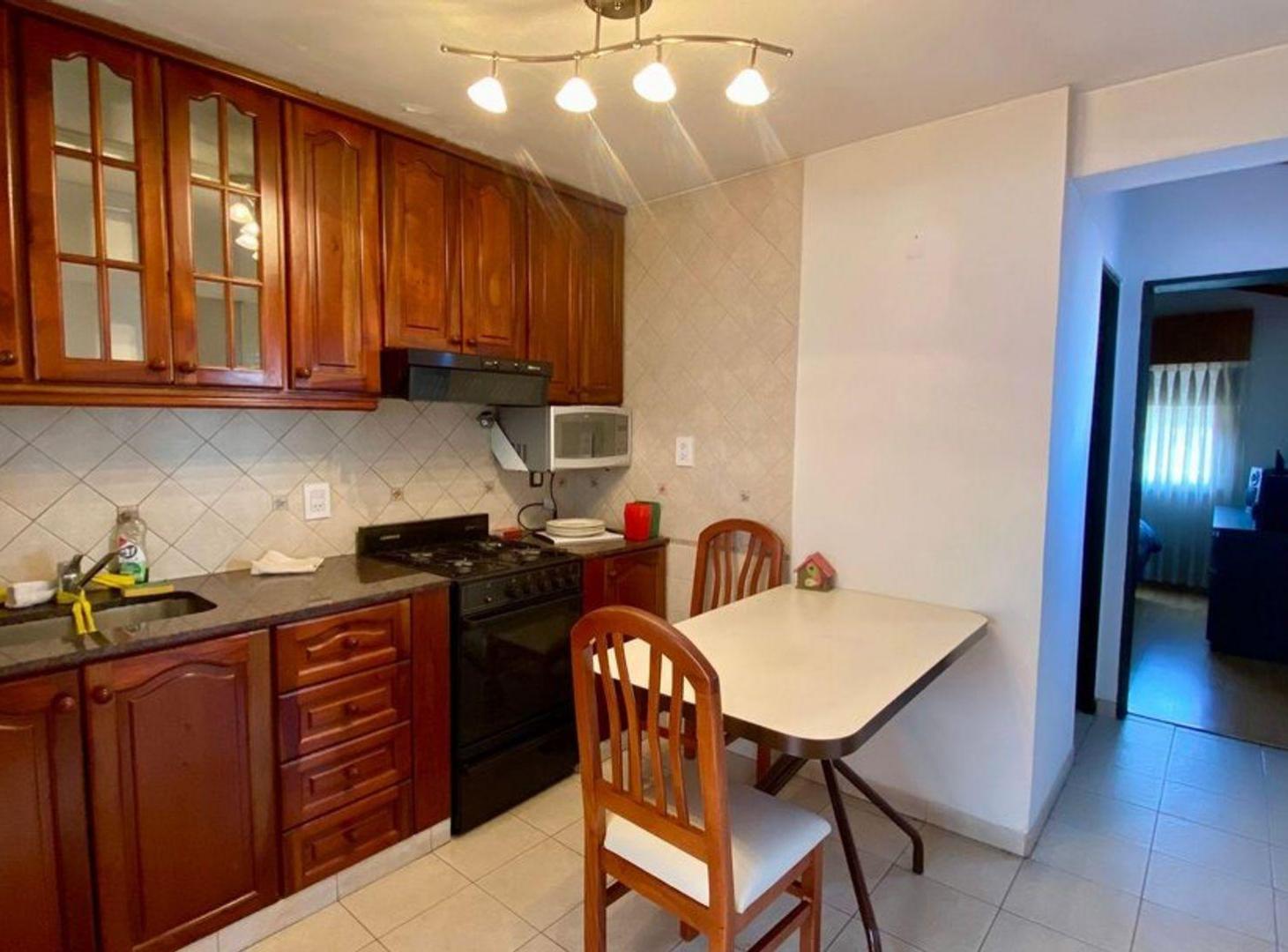 Foto de PH EN VENTA EN MORON MUY BUEN ESTADO 3 AMBIENTES., imagen 2