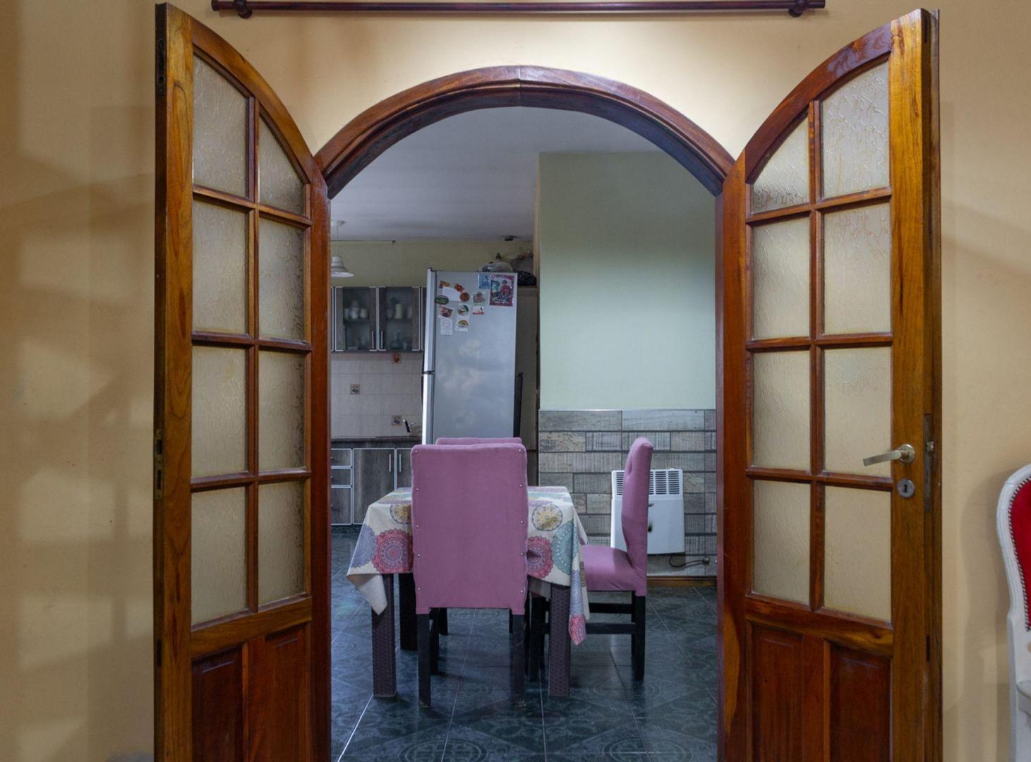 Foto de VENTA CASA 4 AMBIENTES EN BURZACO CON JARDIN, imagen 5