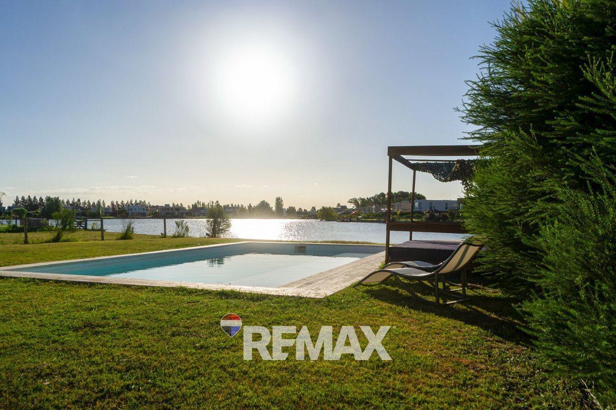 Foto de CASA EN VENTA CRUZ DEL SUR 5 AMBIENTES A LA LAGUNA, imagen 4