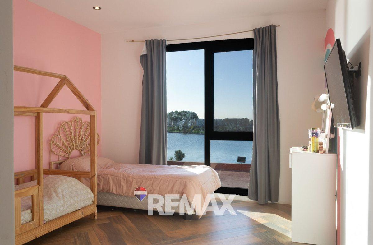 Foto de CASA EN VENTA CRUZ DEL SUR 5 AMBIENTES A LA LAGUNA, imagen 5