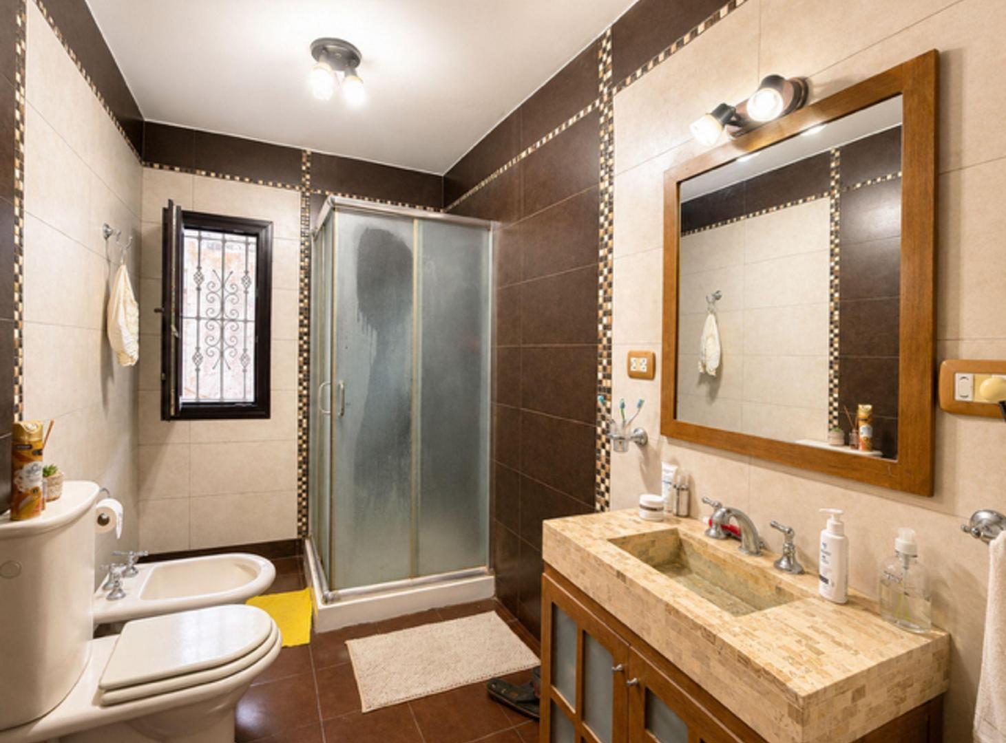 Foto de CASA EN VENTA SPEGAZZINI EZEIZA CON LOCAL, imagen 4