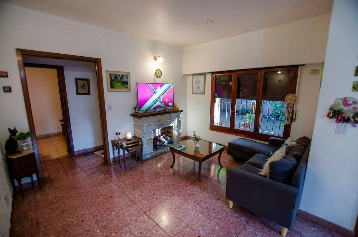Foto de CASA EN VENTA BURZACO EXCELENTE UBICACION, imagen 4