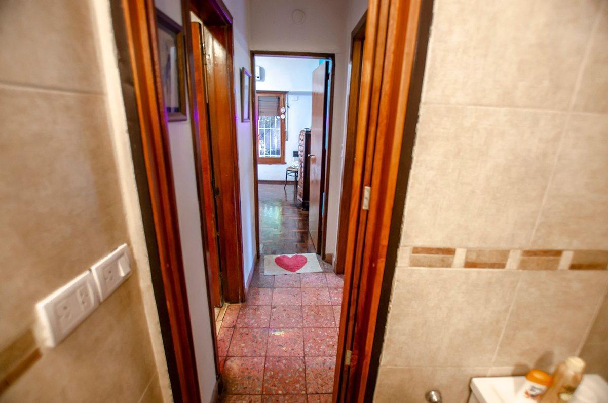 Foto de CASA EN VENTA BURZACO EXCELENTE UBICACION, imagen 5