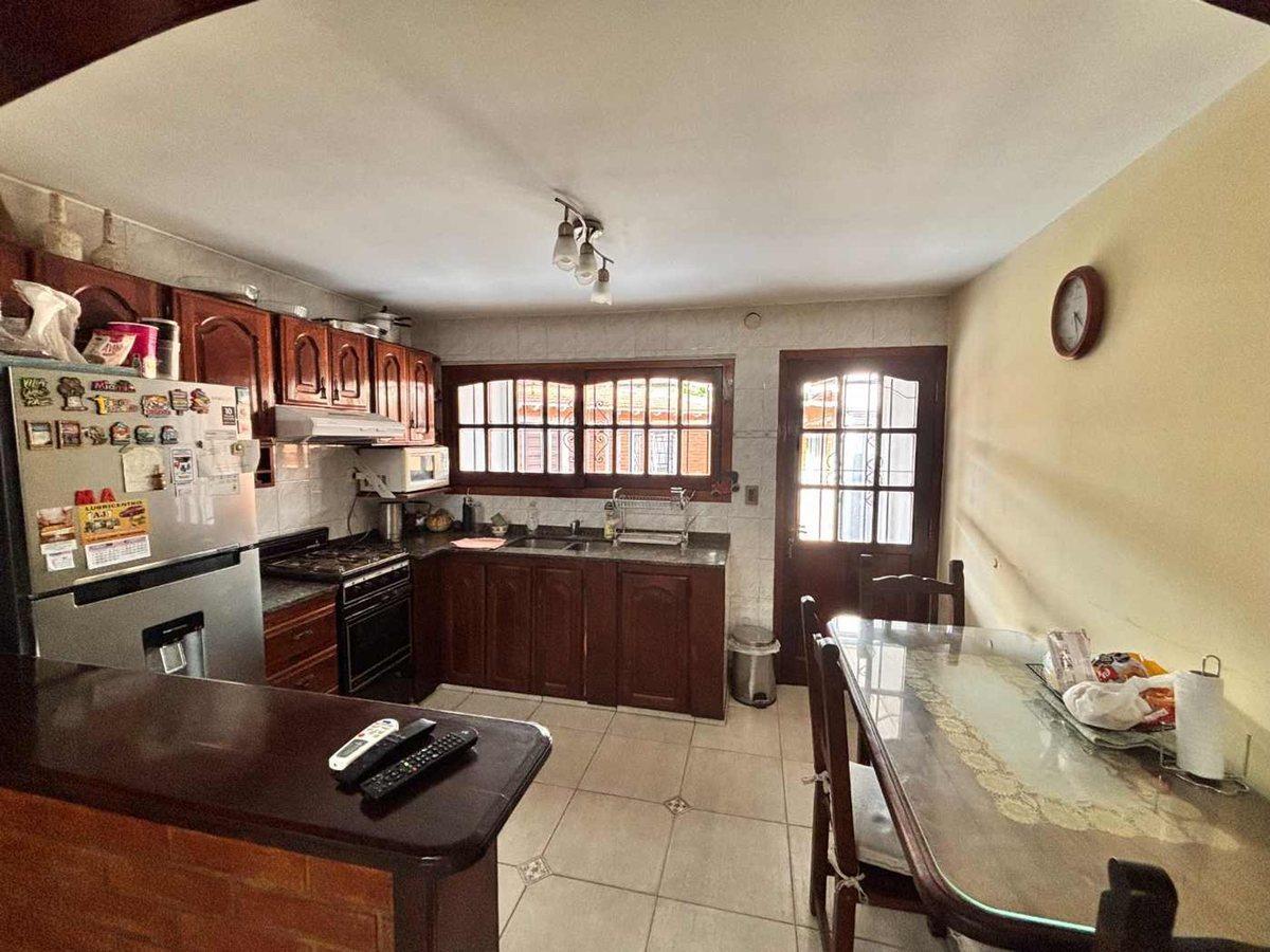 Foto de CASA EN VENTA MONTE GRANDE EXCELENTE ESTADO, imagen 5