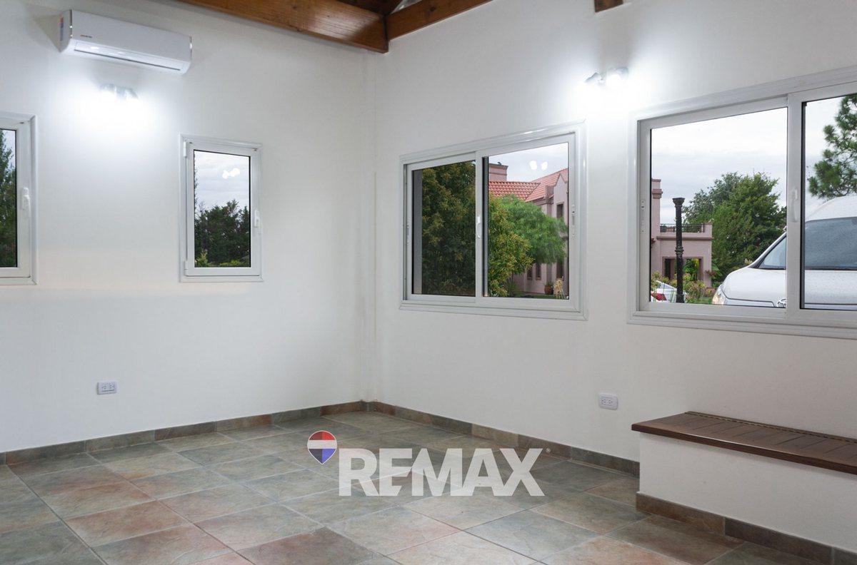 Foto de CASA EN VENTA SAN ELISEO GOLF 5 AMBIENTES, imagen 1