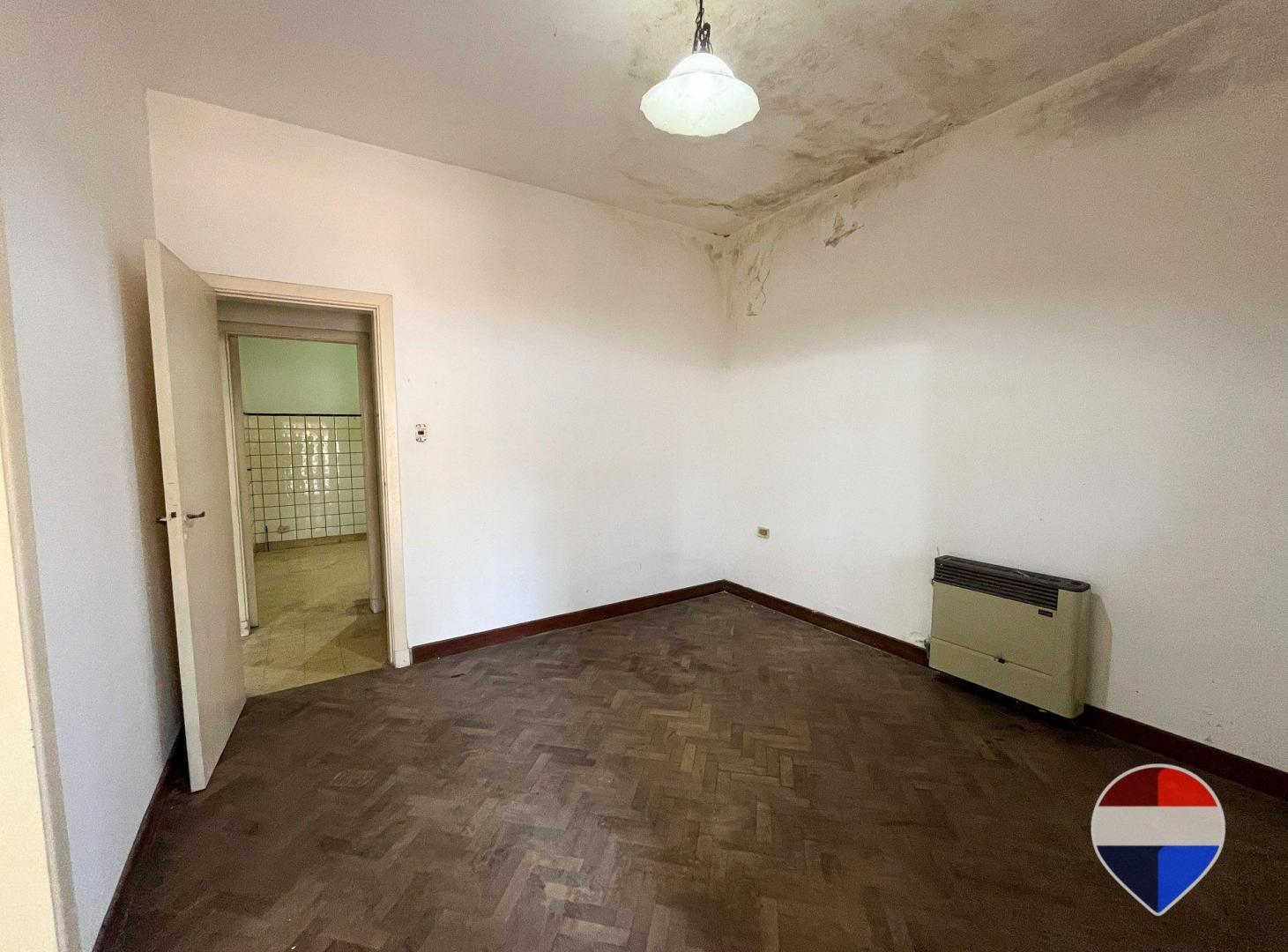 Foto de Casa 4 Amb. en Venta en Luis Guillón APTO CREDITO, imagen 3