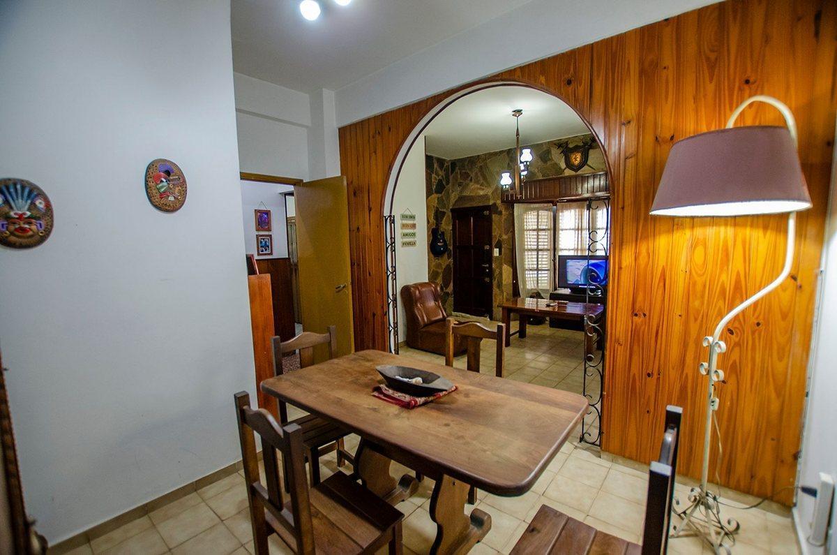 Foto de CASA EN VENTA BURZACO CON QUINCHO Y PILETA, imagen 2