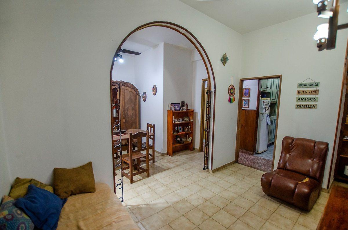 Foto de CASA EN VENTA BURZACO CON QUINCHO Y PILETA, imagen 3