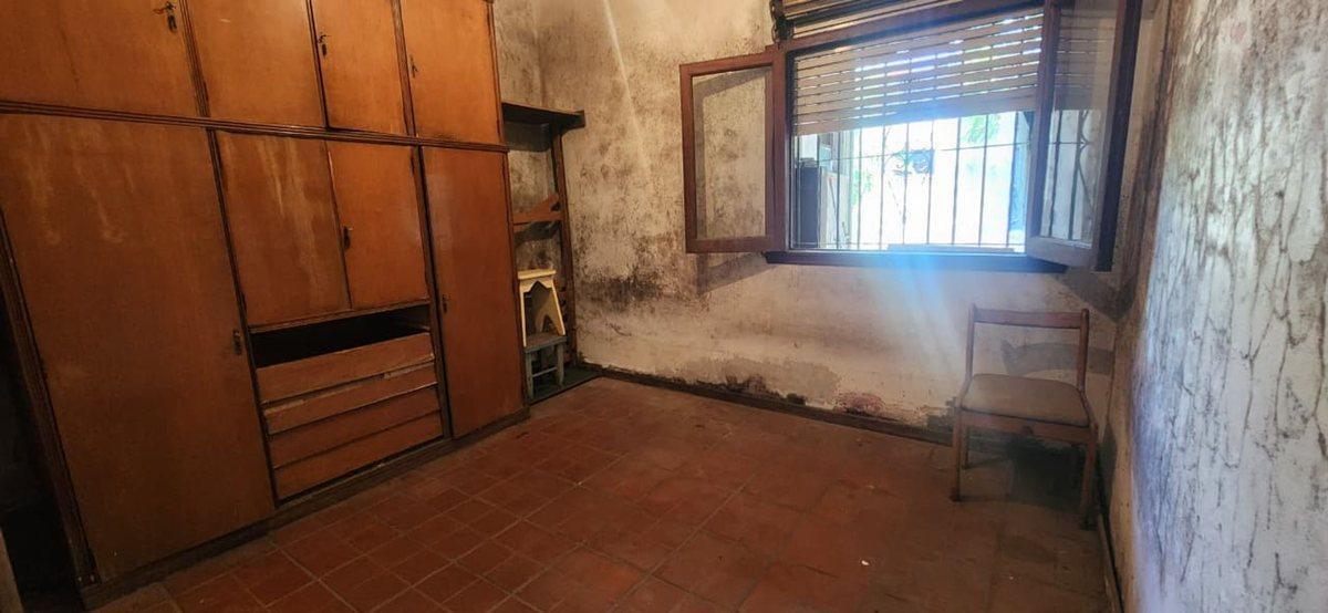 Foto de CASA PH EN VENTA EN LOMAS DE ZAMORA A RECICLAR, imagen 1