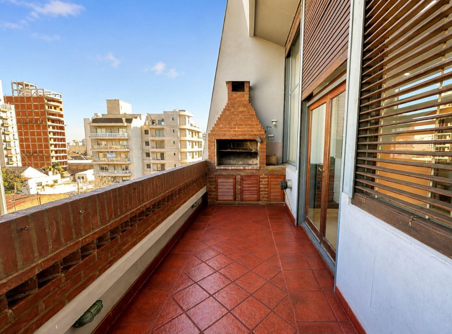 Foto de DEPARTAMENTO EN VENTA LANUS 4 AMB EN DOS PLANTAS, imagen 2