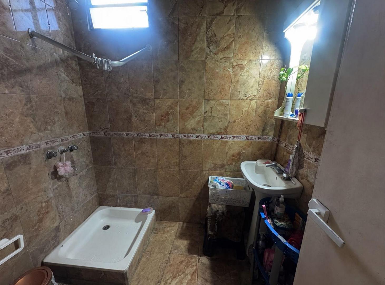 Foto de CASA EN VENTA LLAVALLOL 3 AMBIENTES A REFACCIONAR, imagen 1
