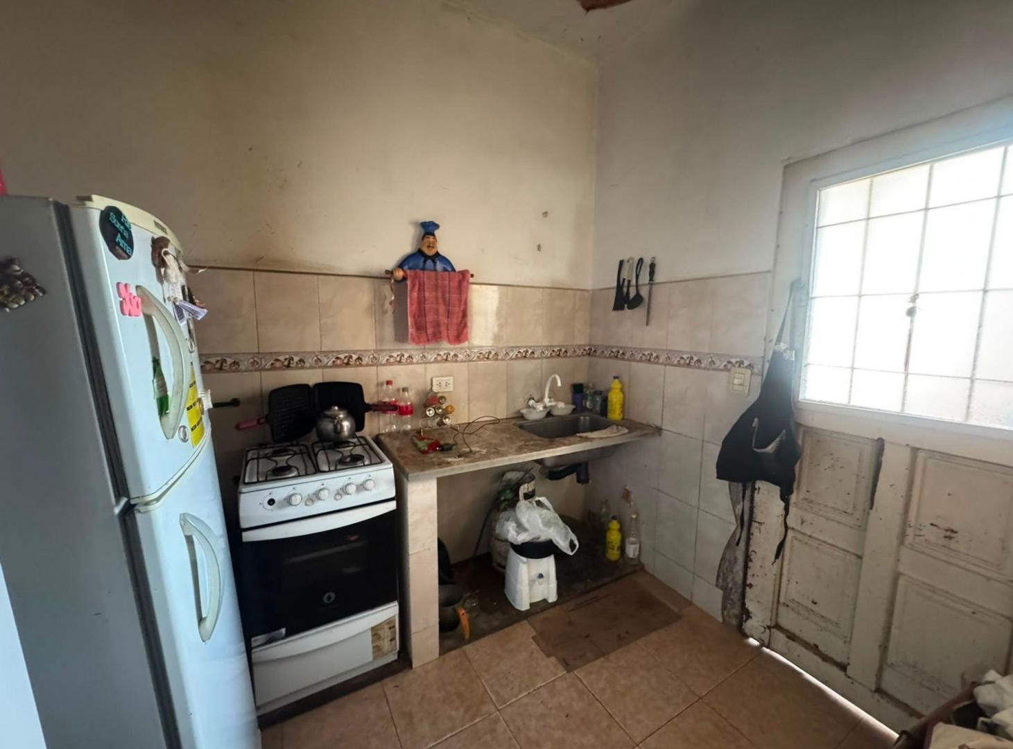 Foto de CASA EN VENTA LLAVALLOL 3 AMBIENTES A REFACCIONAR, imagen 2