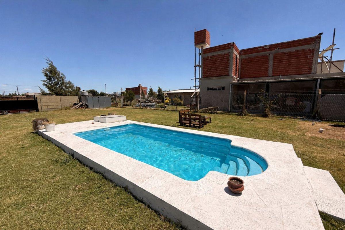 Foto de CASA QUINTA EN MÁXIMO PAZ CON PISCINA Y QUINCHO, imagen 2