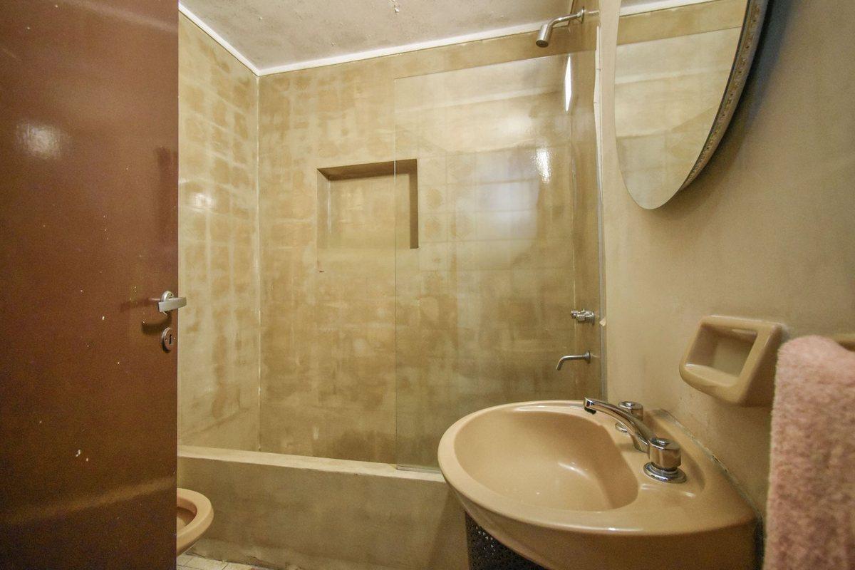 Foto de CASA EN VENTA EN ADROGUE 3 AMBIENTES CON JARDIN, imagen 4