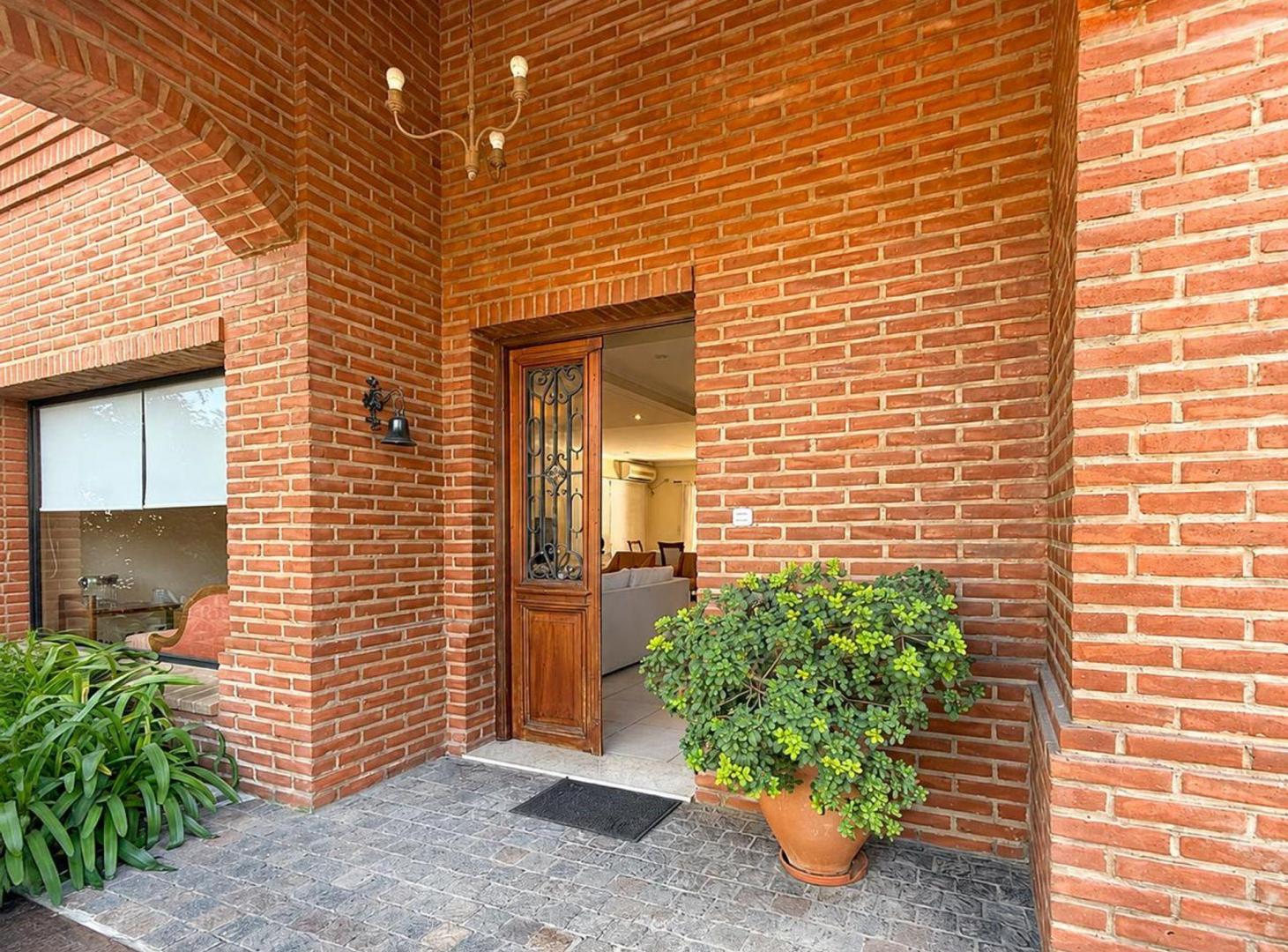 Foto de CASA EN VENTA BARRIO PRIVADO APTO CREDITO, imagen 1