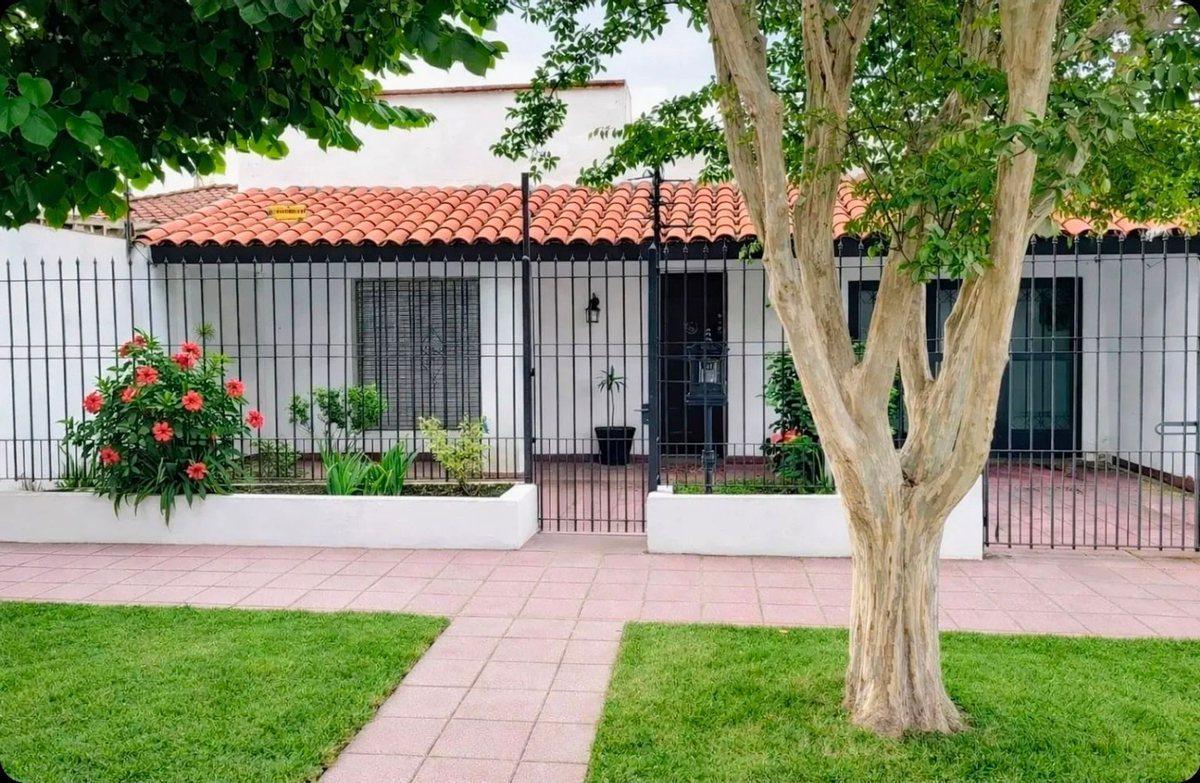 Foto de CASA CHALET EN VENTA EN MONTE GRANDE CENTRO, imagen 3