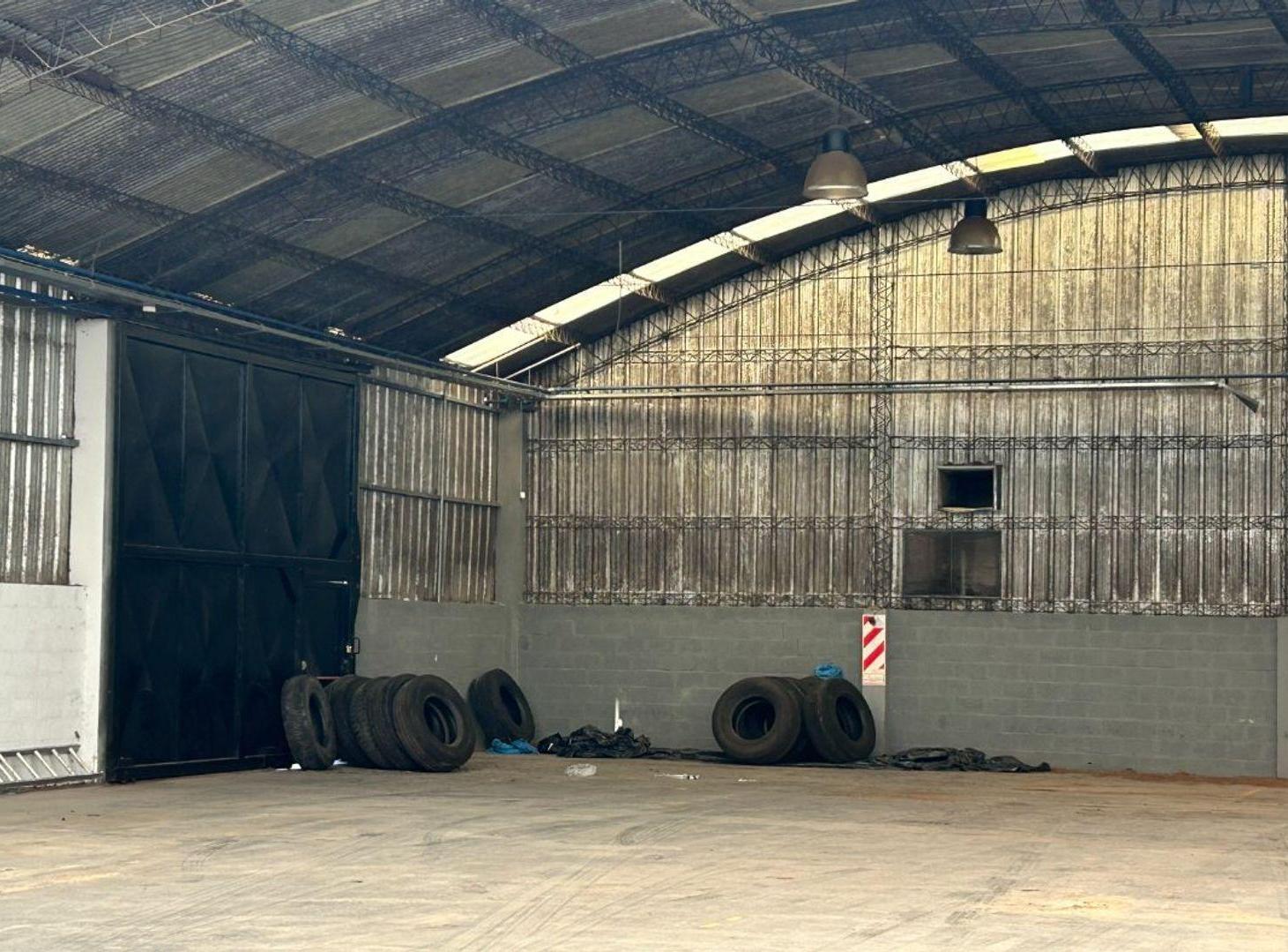 Foto de DEPÓSITO, GALPÓN, EN ALQUILER BURZACO, 1000M2, imagen 3