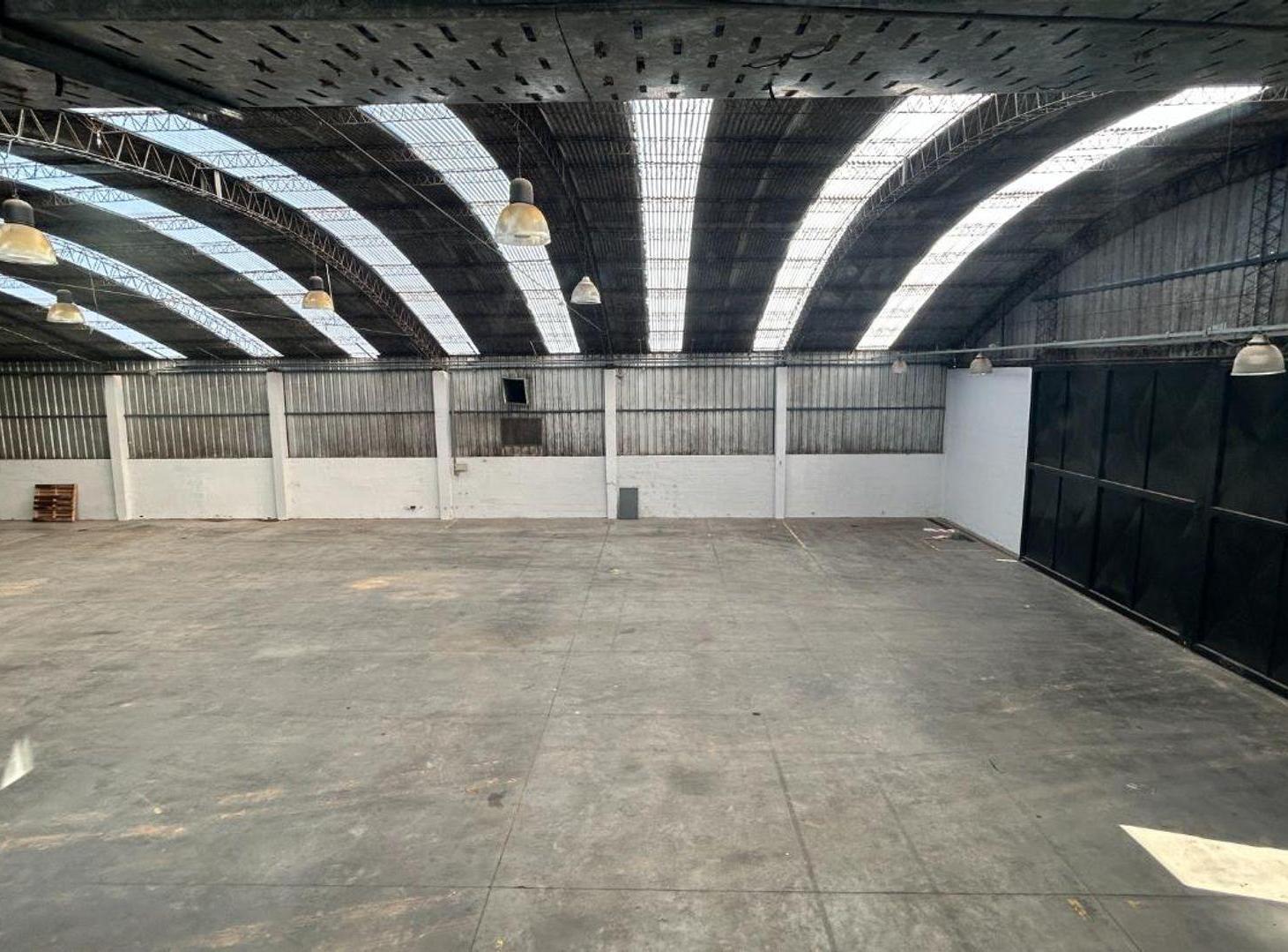 Foto de DEPÓSITO, GALPÓN, EN ALQUILER BURZACO, 1000M2, imagen 2