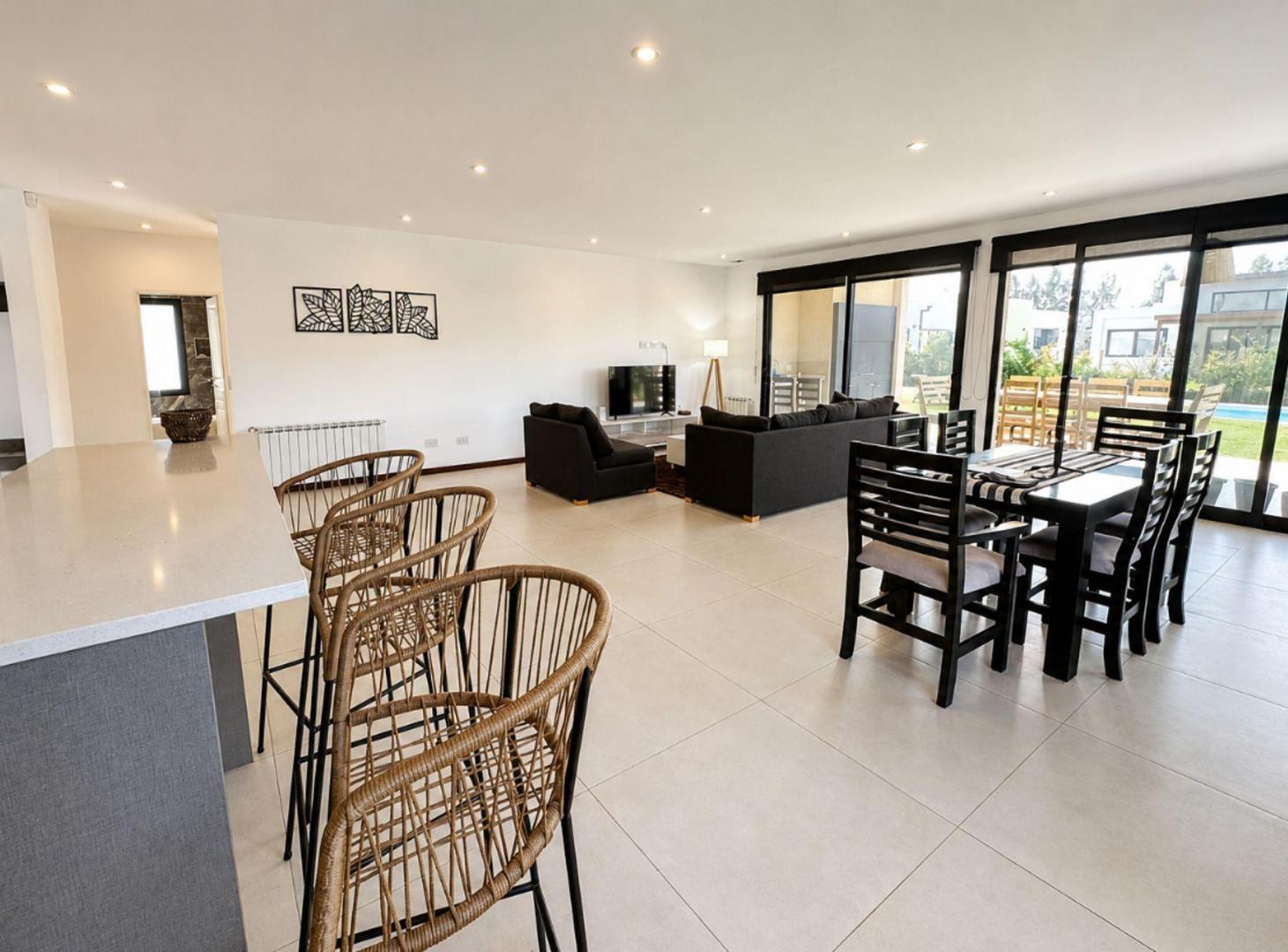 Foto de CASA EN VENTA SAN FELIPE 5 AMBIENTES CON PISCINA, imagen 5