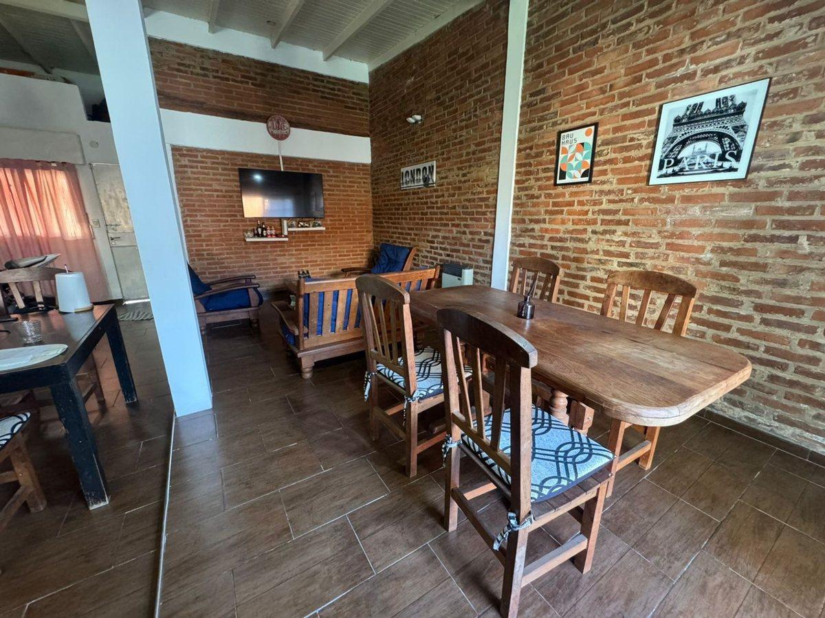 Foto de CASA EN VENTA TEMPERLEY REFACCIONADA A NUEVA, imagen 2