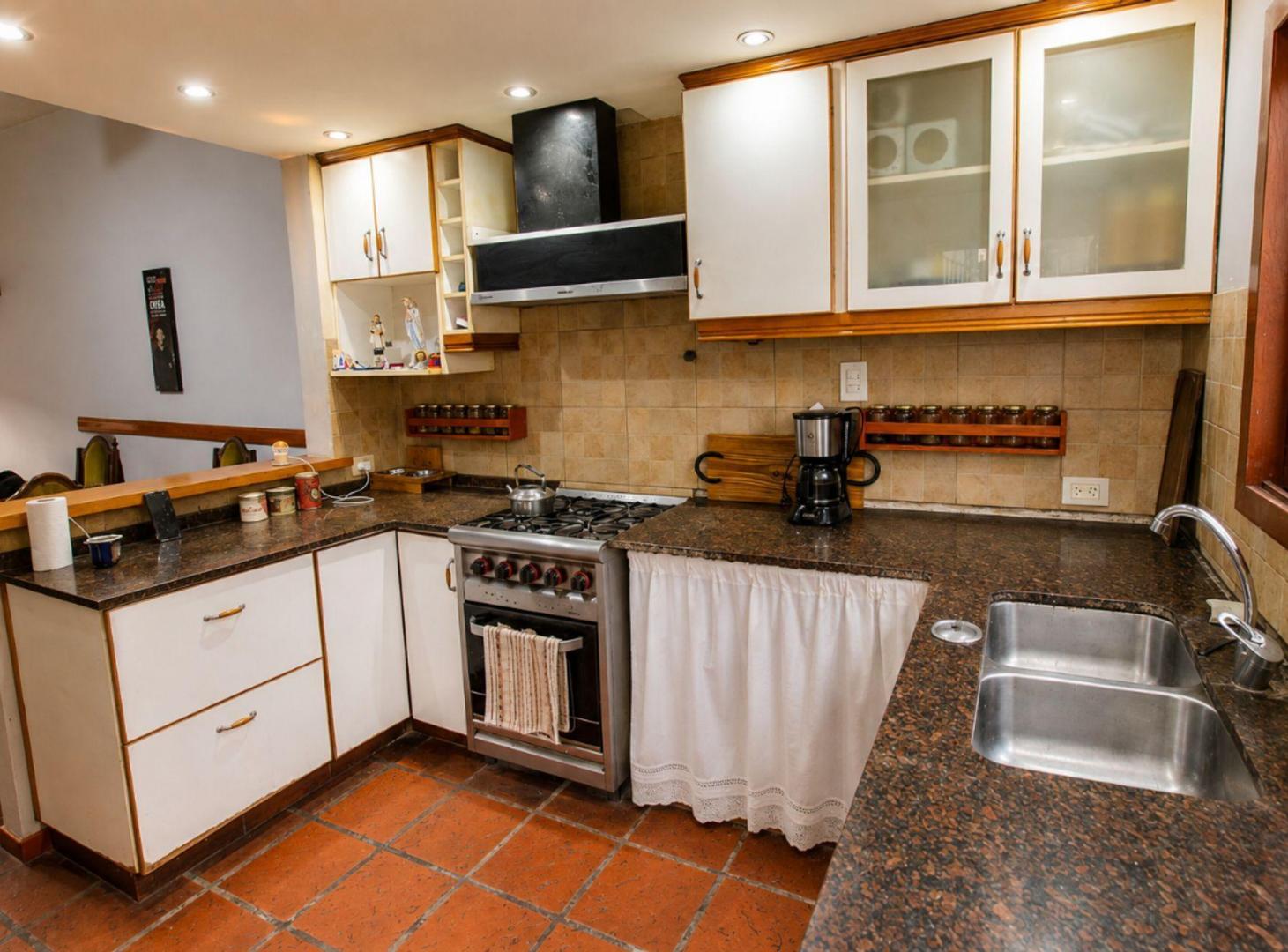 Foto de CASA EN VENTA BANFIELD 6 AMBIENTES, imagen 5