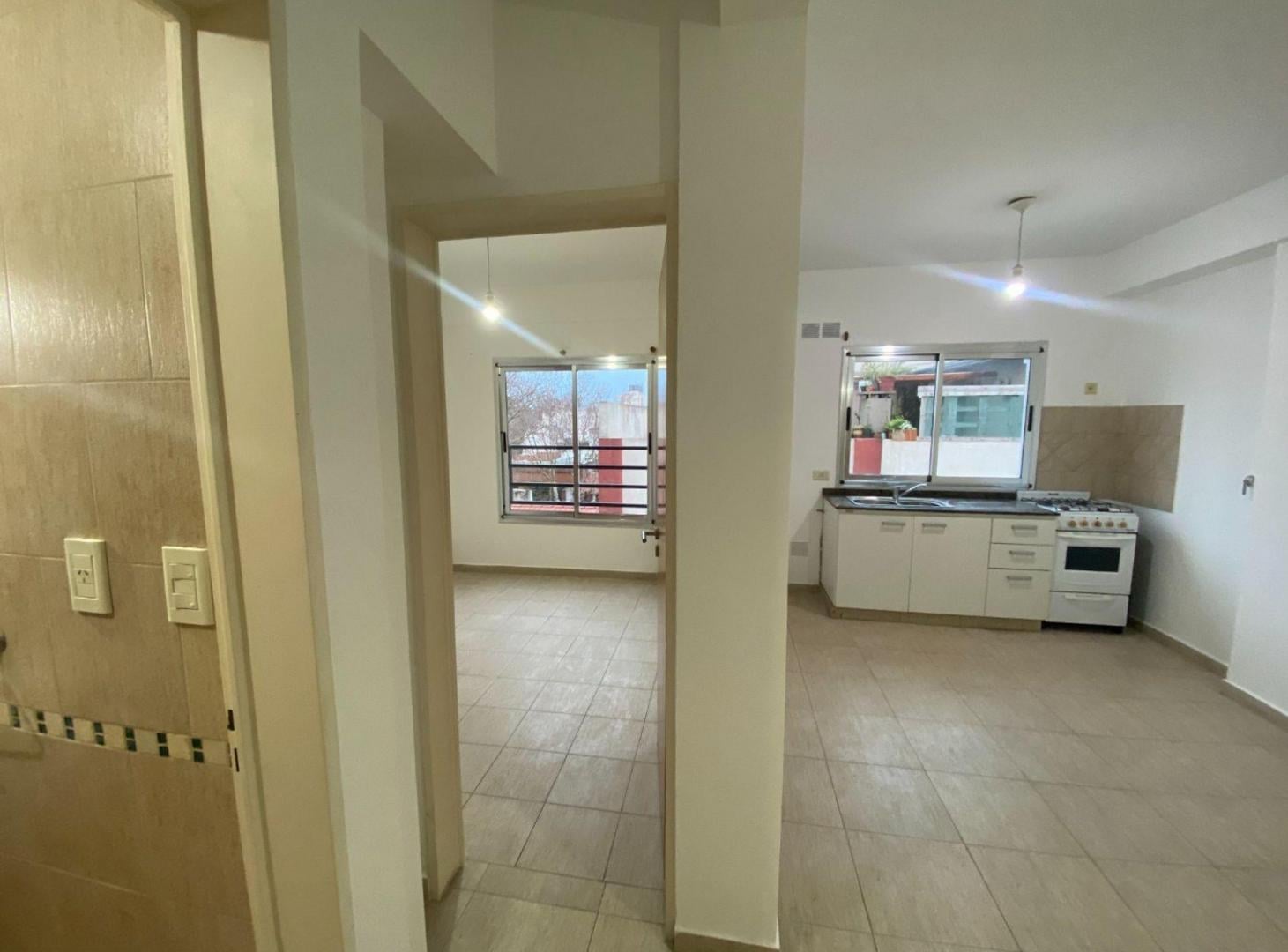 Foto de ALQUILER DE DEPARTAMENTO MONOAMBIENTE EN LOMAS, imagen 1