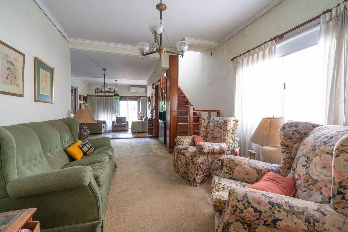 Foto de CASA EN VENTA 5 AMBIENTES TEMPERLEY, imagen 2