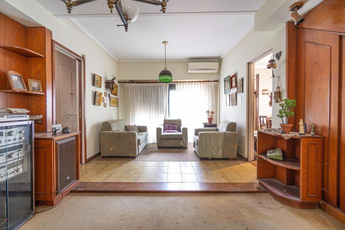 Foto de CASA EN VENTA 5 AMBIENTES TEMPERLEY, imagen 5