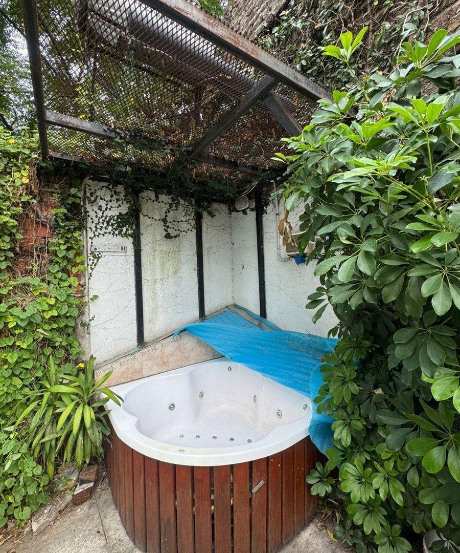 Foto de CASA EN VENTA MONTE GRANDE 4 AMB PARQUE Y PILETA, imagen 3