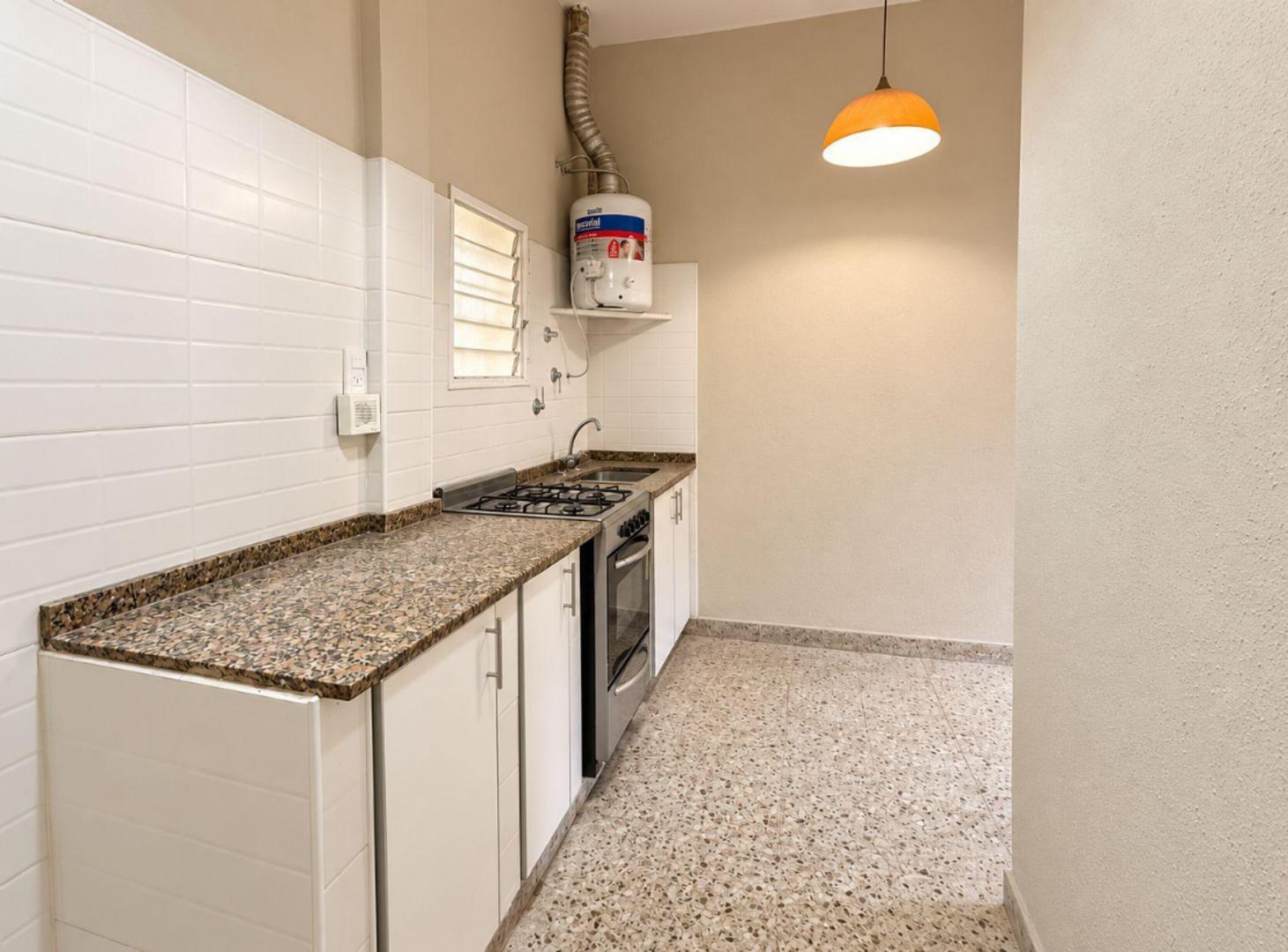 Foto de PH EN VENTA LANUS ESTE CON TERRAZA Y QUINCHO, imagen 2