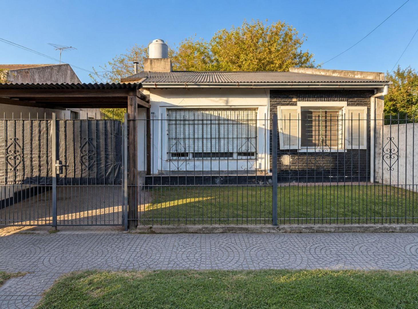 Foto de CASA VENTA GLEW 3 AMBIENTES SOBRE LOTE DE 300 M2, imagen 1