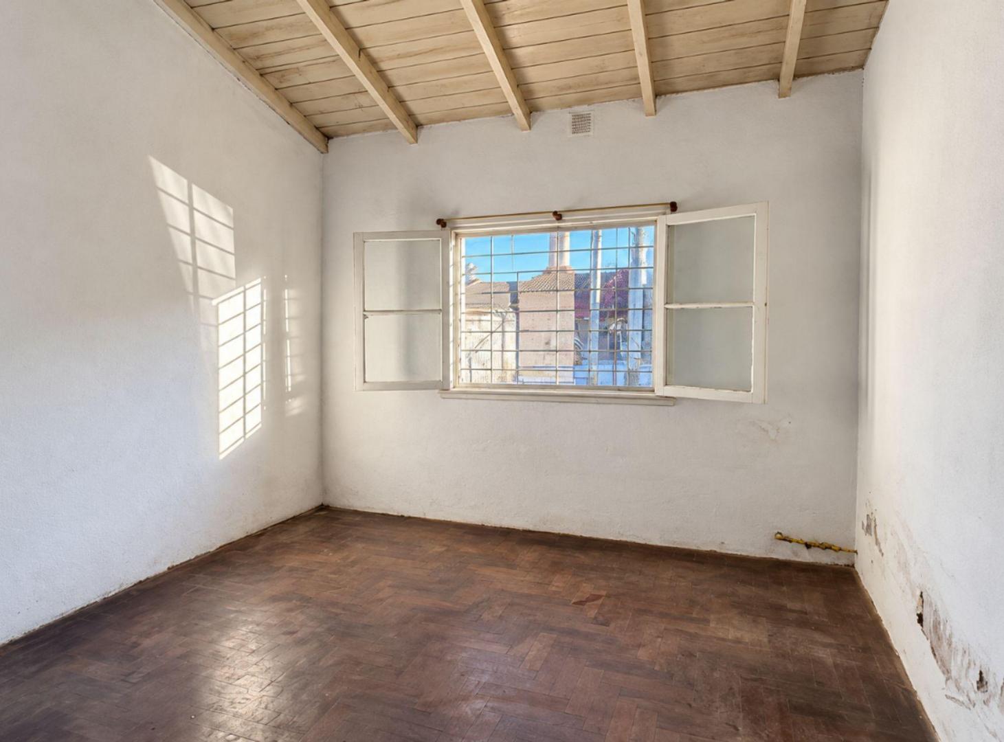 Foto de CASA VENTA GLEW 3 AMBIENTES SOBRE LOTE DE 300 M2, imagen 4