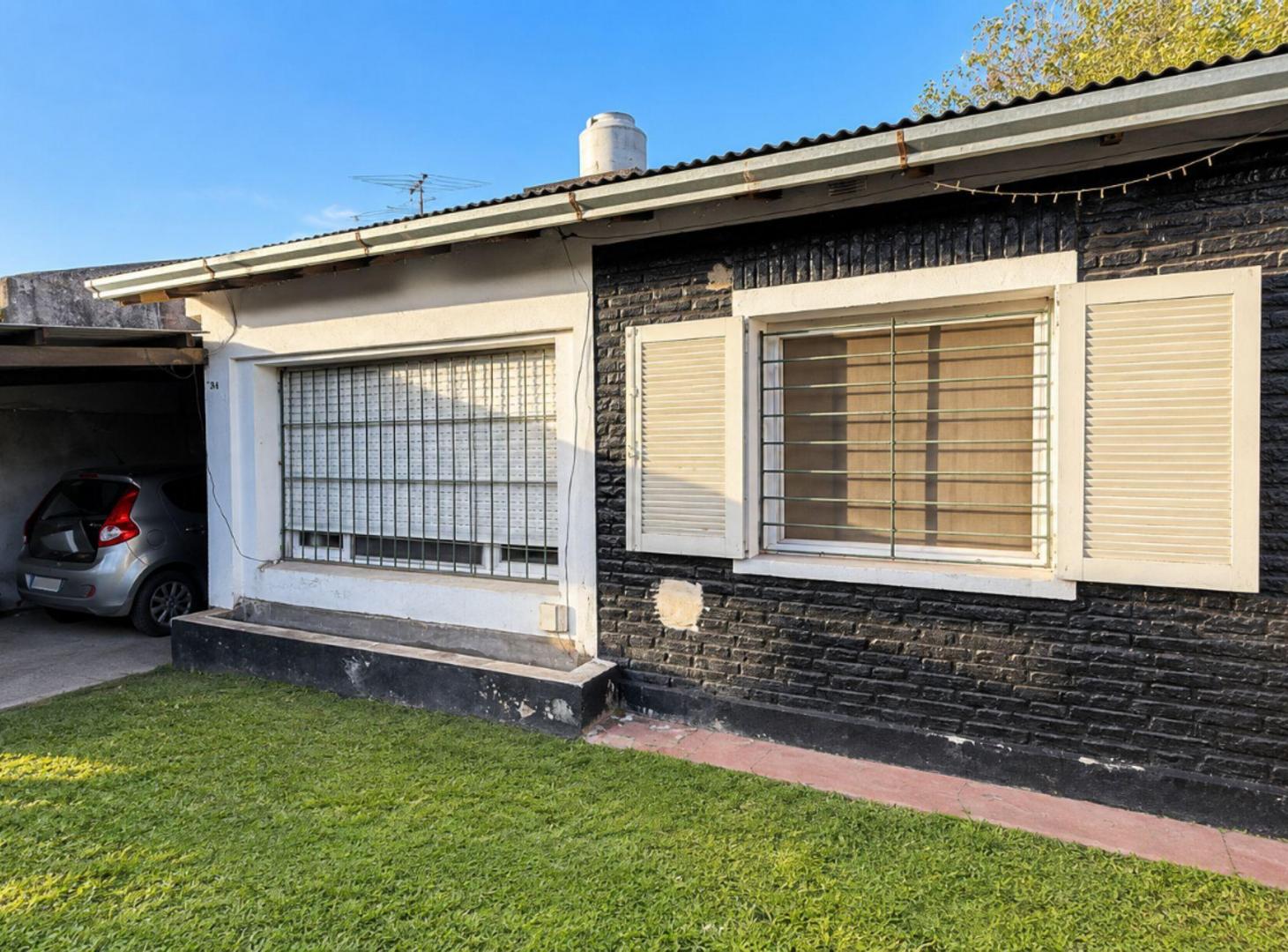 Foto de CASA VENTA GLEW 3 AMBIENTES SOBRE LOTE DE 300 M2, imagen 3