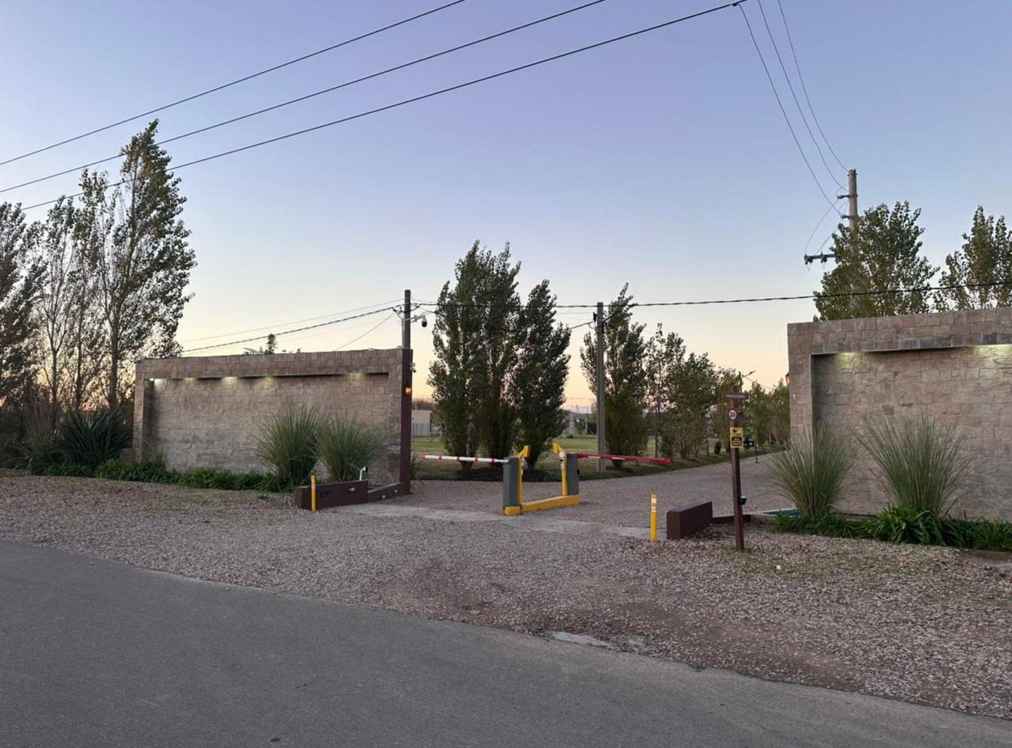 Foto de LOTE EN VENTA BARRIO ESTILO CAMPO CANNING, imagen 1