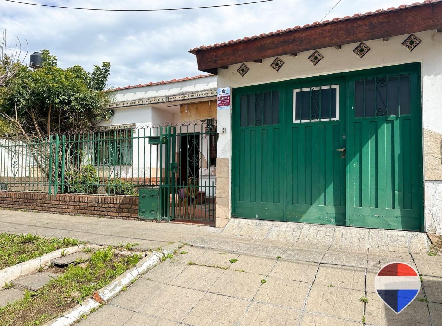 Foto de CASA EN VENTA MONTE GRANDE 4 AMBIENTES CON PARQUE, imagen 2