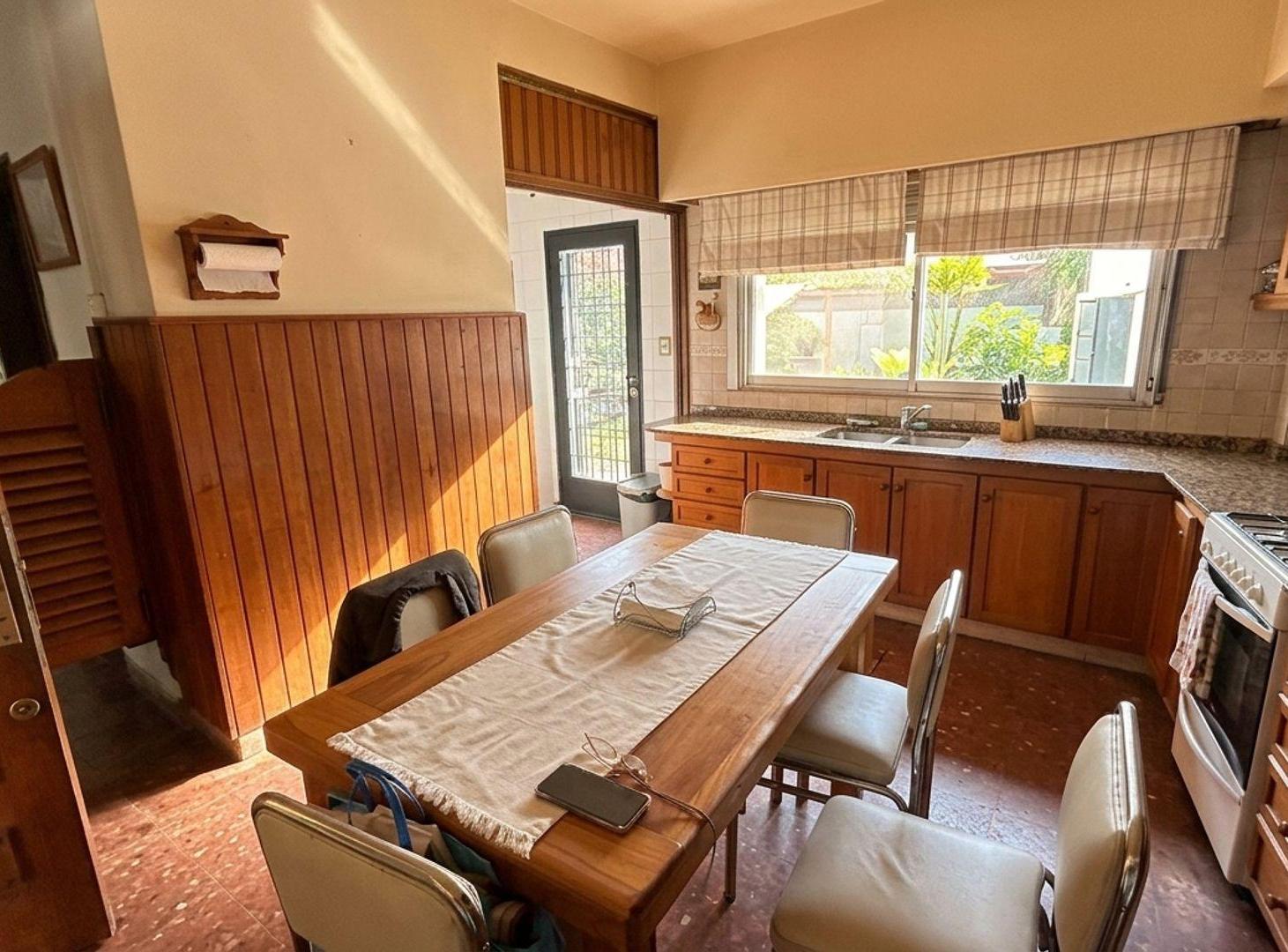 Foto de CASA VENTA ADROGUE 3 DORMITORIOS, QUINCHO, TERRAZA, imagen 5