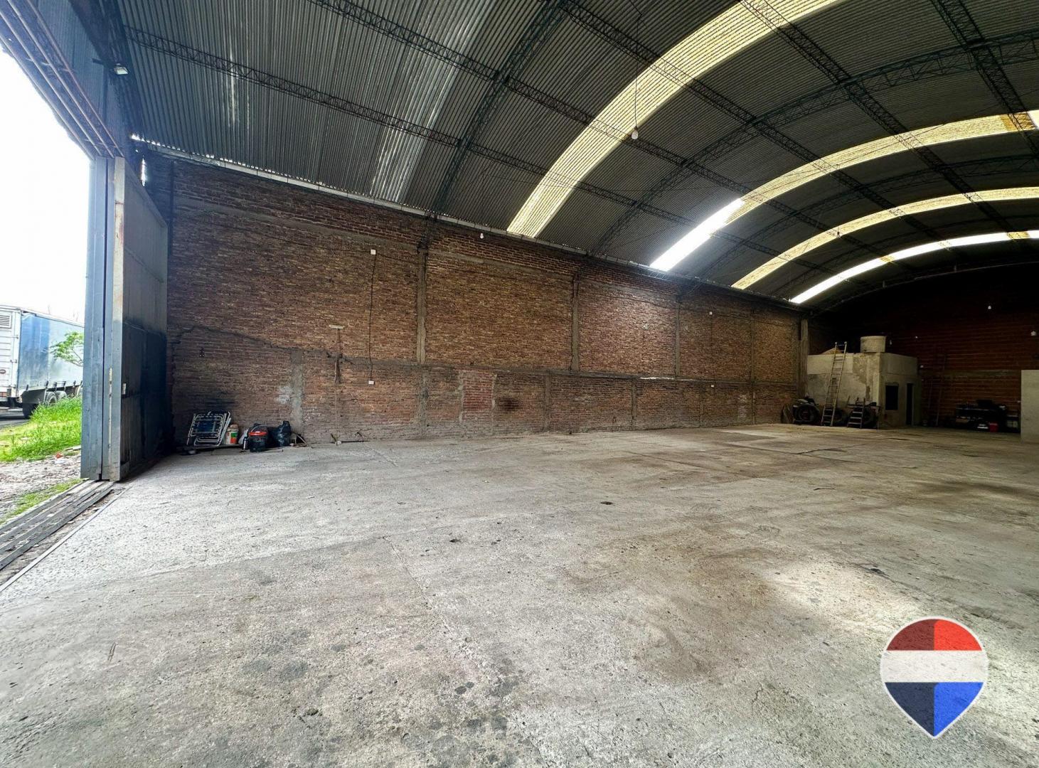 Foto de GALPON A LA VENTA BURZACO, imagen 2