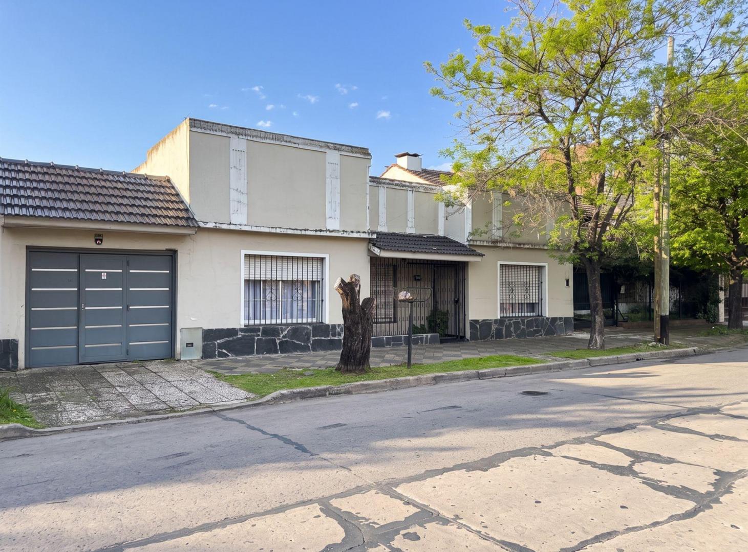Foto de VENTA DE CASA DE 5 AMBIENTE EN MONTE GRANDE, imagen 2