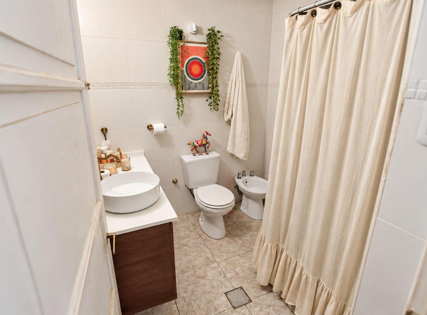 Foto de CASA EN VENTA LANUS 4 AMBIENTES QUINCHO Y PILETA, imagen 5