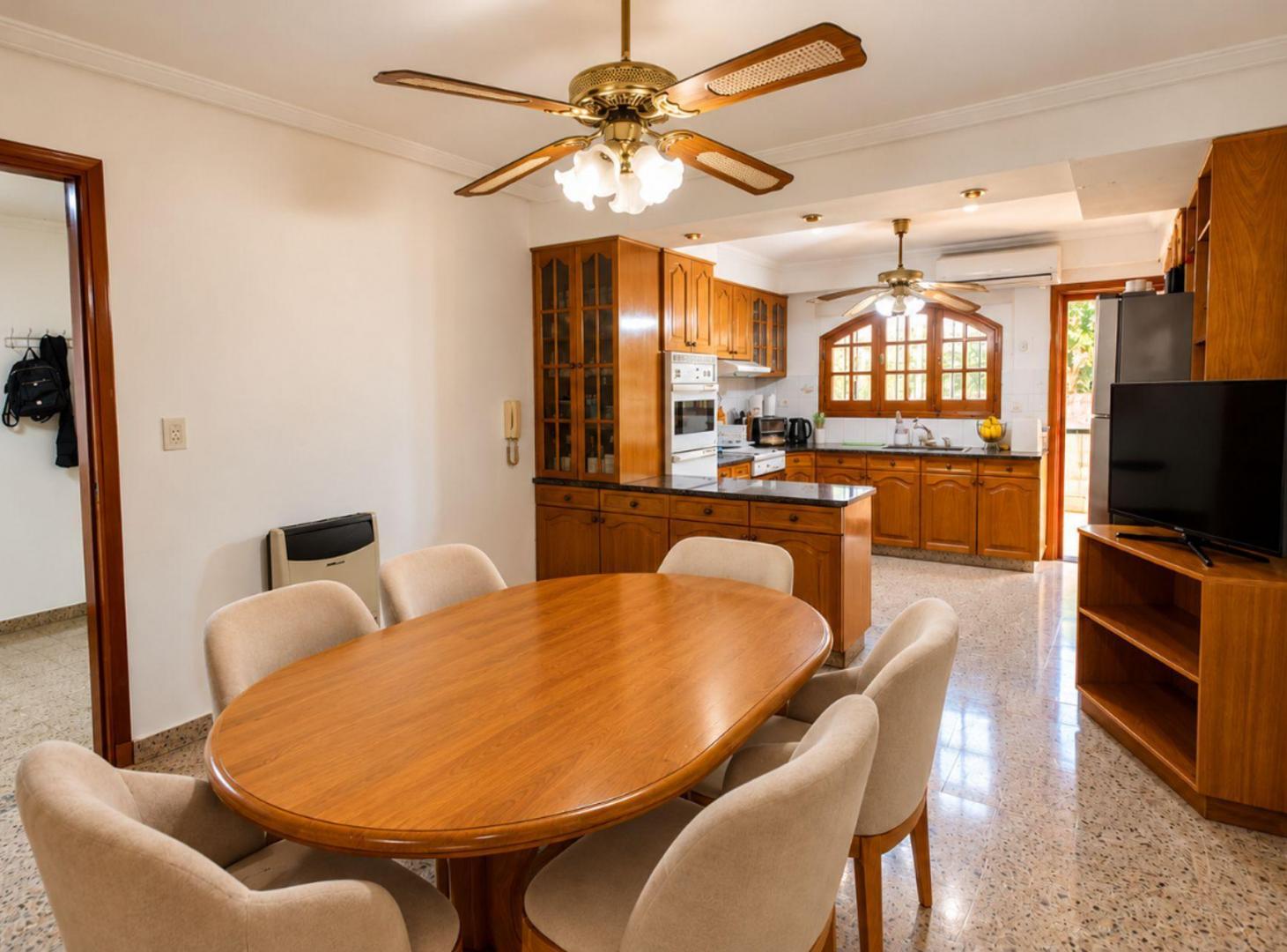Foto de CASA VENTA TEMPERLEY 4 AMBIENTES COCHERA Y QUINCHO, imagen 3