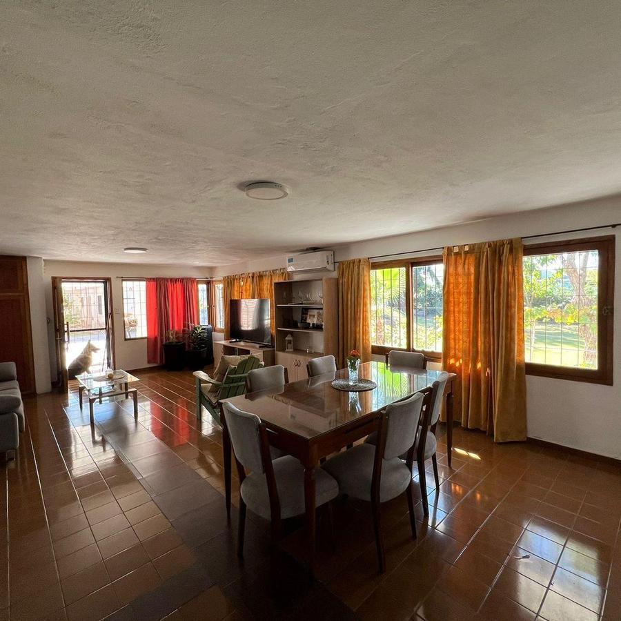 Complejo de 3 Casas Más Salón Comercial en Venta - Guaymallén 4