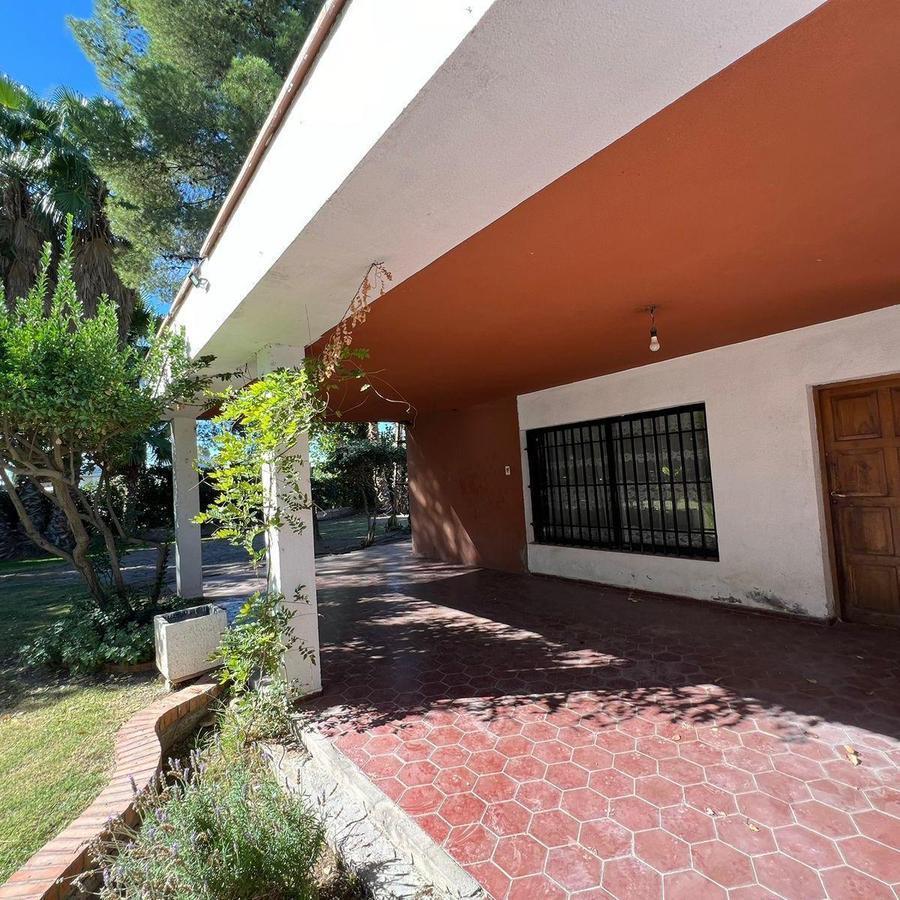Complejo de 3 Casas Más Salón Comercial en Venta - Guaymallén 1