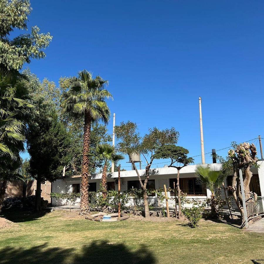 Complejo de 3 Casas Más Salón Comercial en Venta - Guaymallén 3