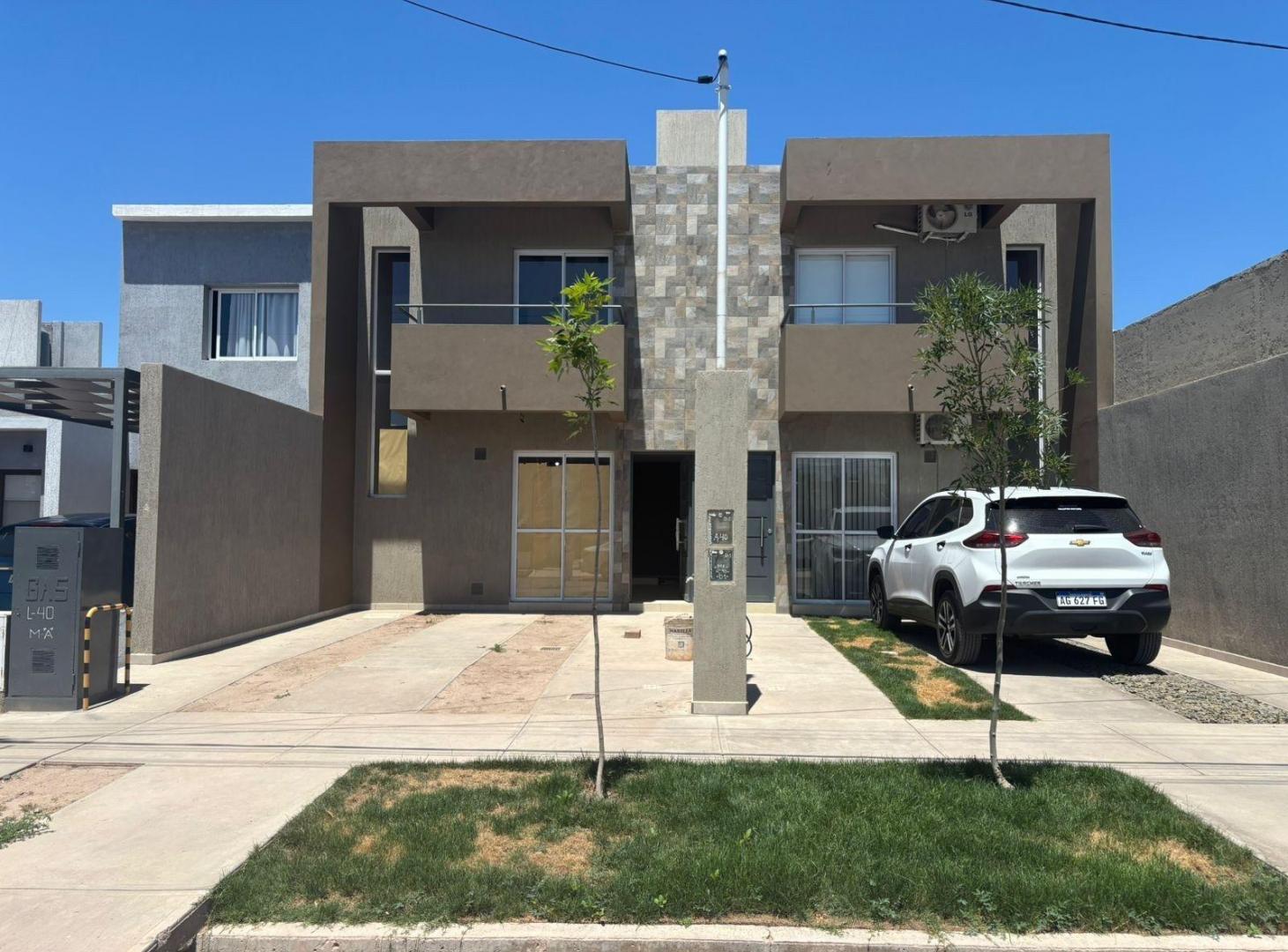 Dúplex en Venta en Barrio Privado Portal de las Rosas. Guaymallén